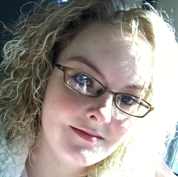 Meet your Posher, Rachael - Picture 2 of 2